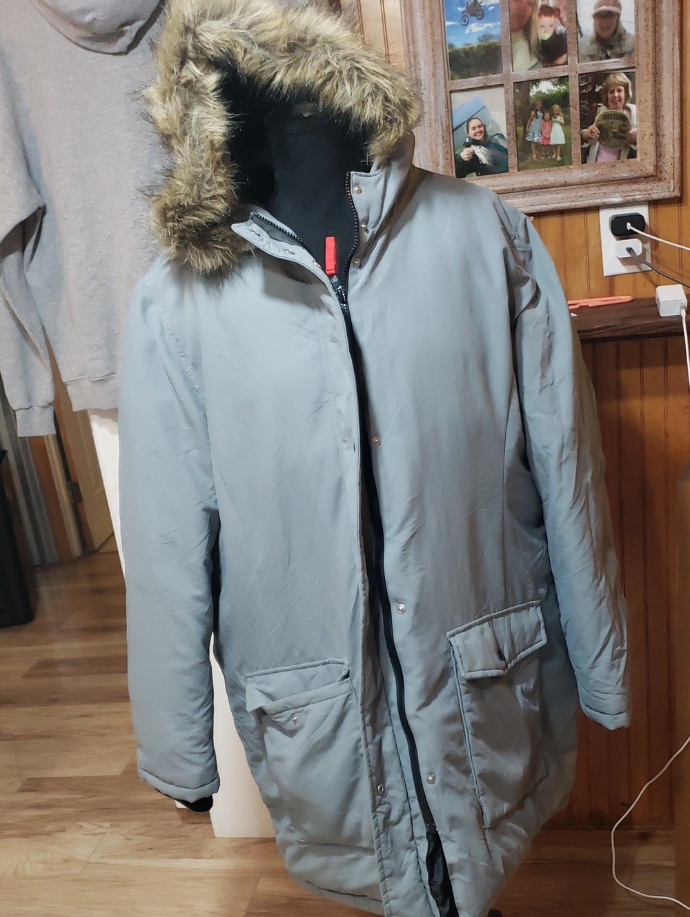 Old Navy Women XXL Gray Down Feather Jacket Full Zip Up Faux Fur Hood